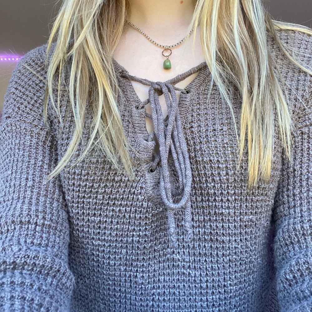 Adorable Y2K knit top 🦥